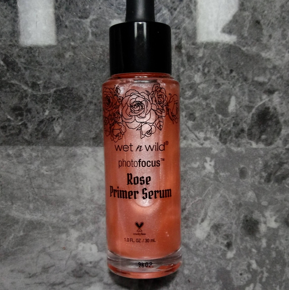 Wet and Wild photo focus rose primer serum